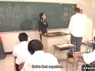 Seductive instructor pleasuring cô ấy không đủ năng lực học sinh ' s cứng nhắc member (Lớn, Mông)