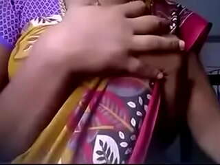 Mizo dziewczyna dostaje jej piersi Ssać (Bangladeszu, Amerykański)
