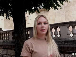 Angie, uma modelo alemã, experimenta sexo de casting de rua cru com agente público (Grande, Agente)